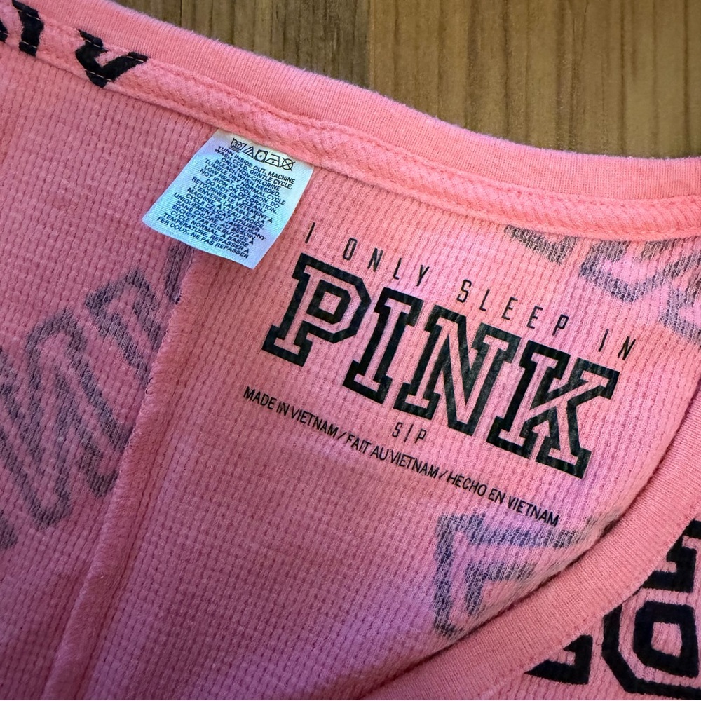 Victoria’s Secret PINK All Over Print Waffle Texture Thermal Onesie Size Small - Picture 10 of 12